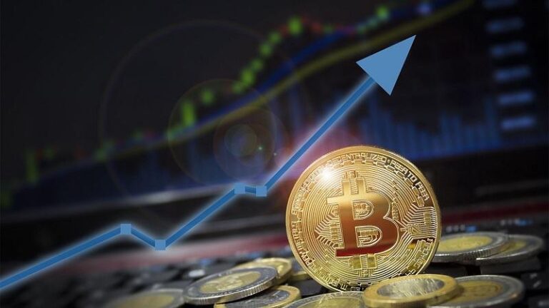 Precio de Bitcoin mantiene auge alcista