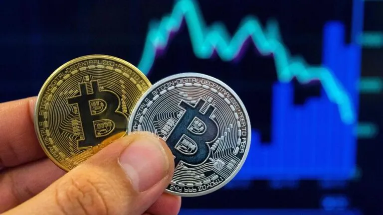Bitcoin cae en sesión volátil