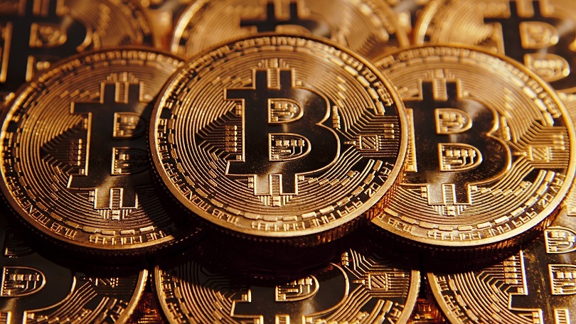 Bitcoin rompe los 23,000 dólares