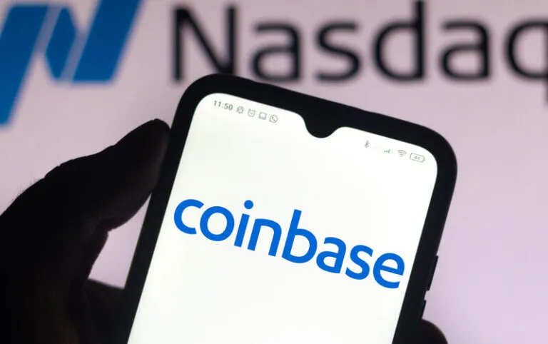 Acciones de Coinbase suben 11%