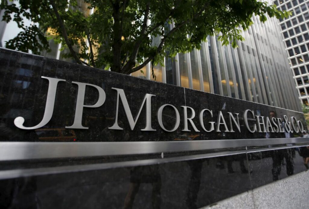 Volatilidad decreciente de Bitcoin atrae inversores institucionales: JPMorgan