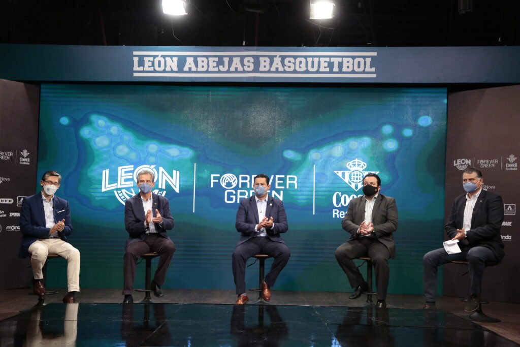 Reconocen iniciativas a favor del medio ambiente y promoción del deporte