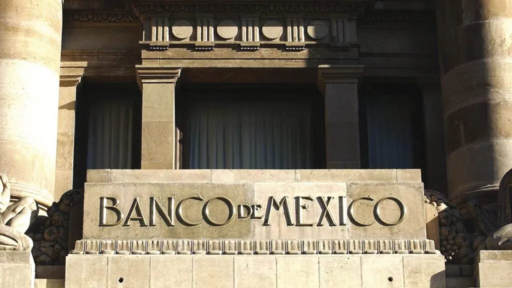 Banxico: Bancos no pueden adquirir operaciones en criptomonedas
