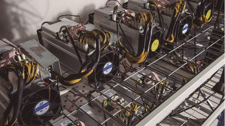 Por qué las medidas de Trump podrían encarecer el hardware de minería