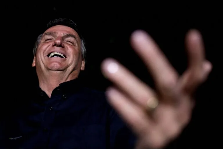 Bolsonaro habría recibido USD $120.000 de un estafa de criptomonedas