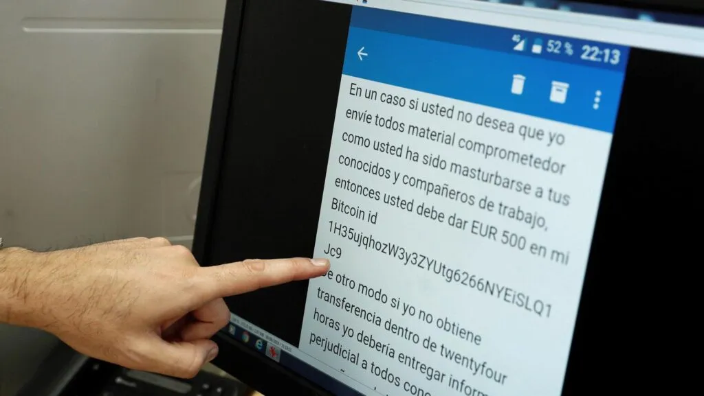 Fraude con criptomonedas amenaza con publicar videos íntimos