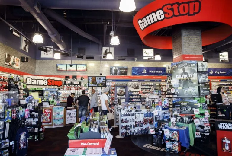 GameStop quiere invertir en Bitcoin