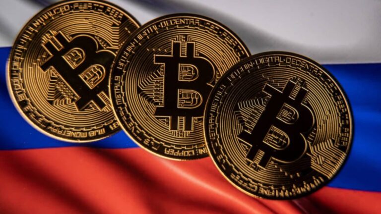 Mapa de Rusia con conexiones blockchain y lupa sobre activos digitales