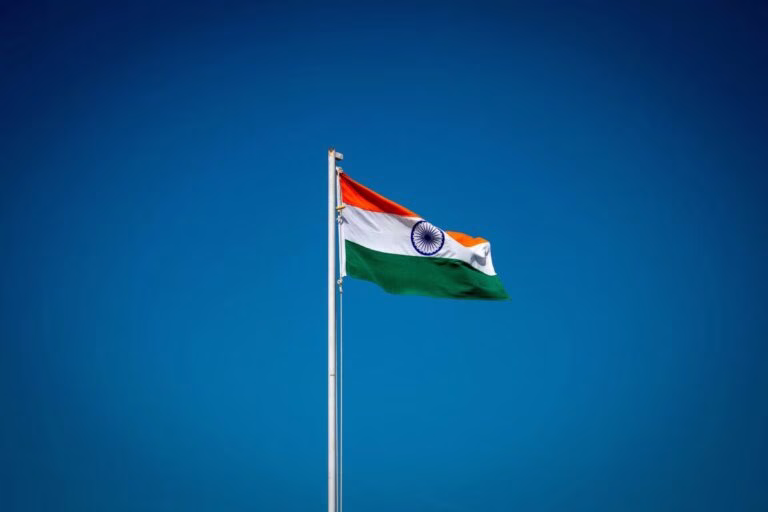 Coinbase retoma operaciones cripto en India con estrategia regulatoria reforzada