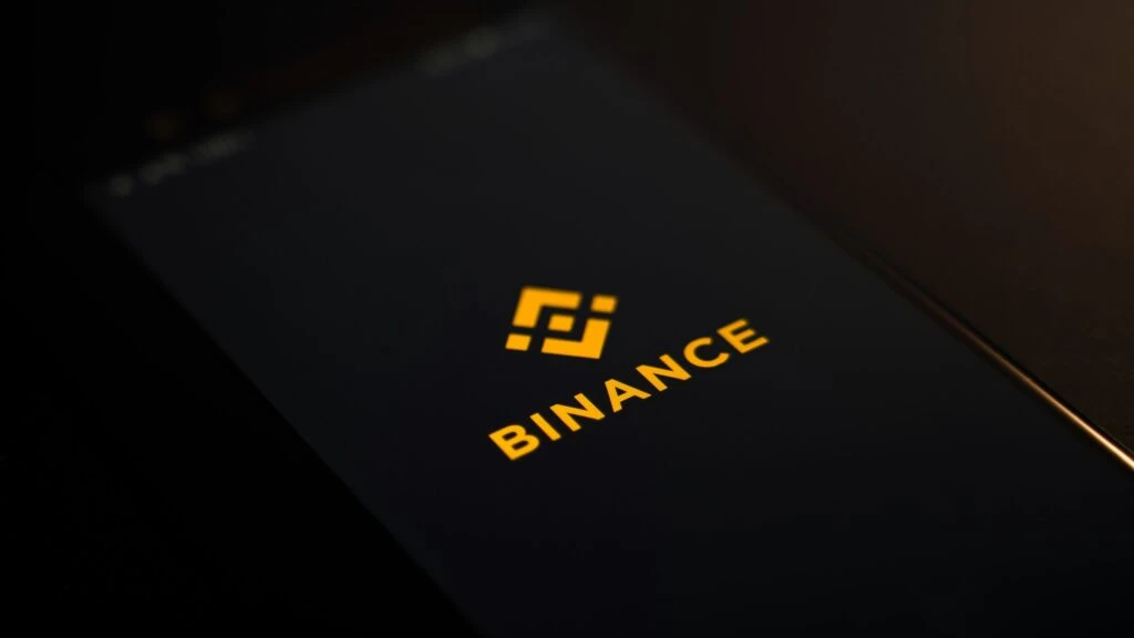 Binance concentra la mayoría de USD1, la stablecoin vinculada a Trump, generando atención regulatoria y debate en el mercado cripto