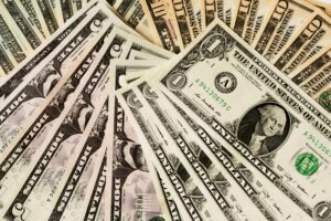 gráfico de dólar cripto hoy con precios de Bitcoin y Ethereum al alza en mercados digitales