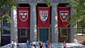 Harvard reduce bitcoin y compra ether mediante ETF cripto según reporte ante la SEC