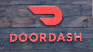 DoorDash adopta stablecoins para pagos internacionales más rápidos y económicos mediante blockchain y tecnología financiera