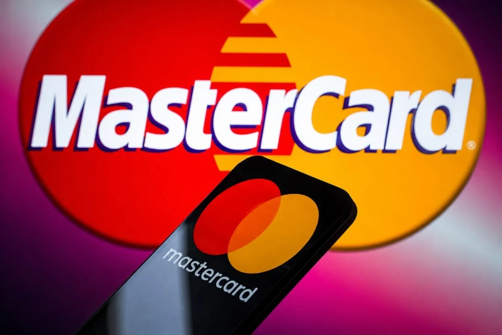 Mastercard expande pagos globales con stablecoins y tecnología blockchain regulada