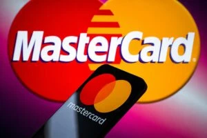 Mastercard expande pagos globales con stablecoins y tecnología blockchain regulada