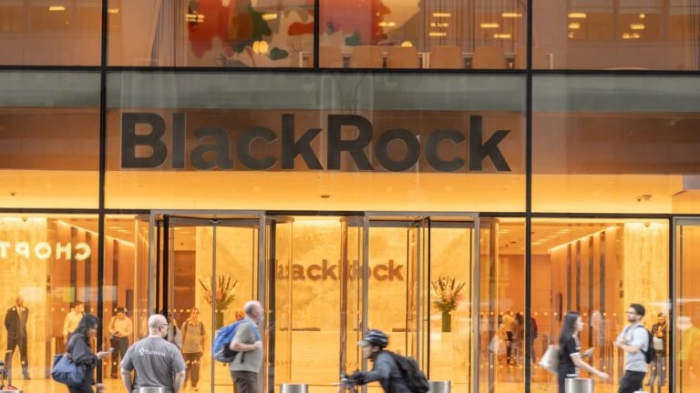 BlackRock prepara un ETF de bitcoin basado en opciones para generar ingresos periódicos a inversionistas