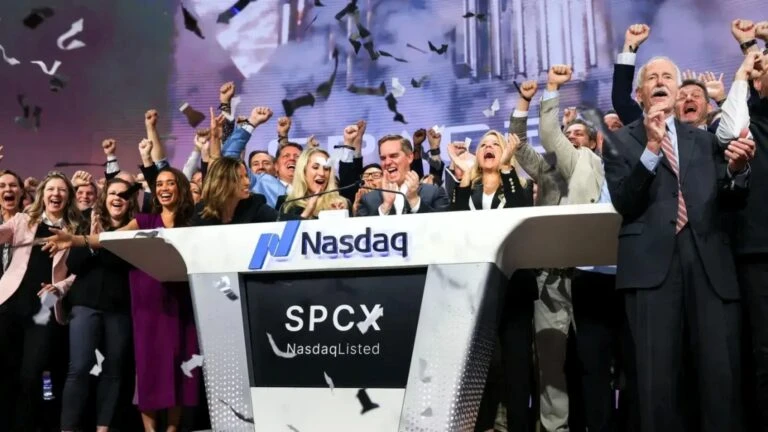 SpaceX inicia cotización en Nasdaq mientras bitcoin y los mercados observan posibles efectos financieros