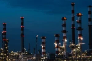Bitcoin 64 mil dólares estable mientras el petróleo sube y aumenta la volatilidad de las acciones de inteligencia artificial.