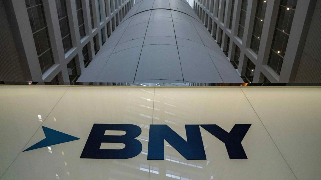 BNY traslada su negocio de registros a blockchain para impulsar fondos tokenizados.