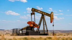 El petróleo cae a mínimos de más de una semana tras señales de alivio entre Estados Unidos e Irán