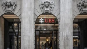 UBS multiplica su exposición a opciones del ETF de bitcoin de BlackRock y aumenta sus posiciones directas en IBIT.