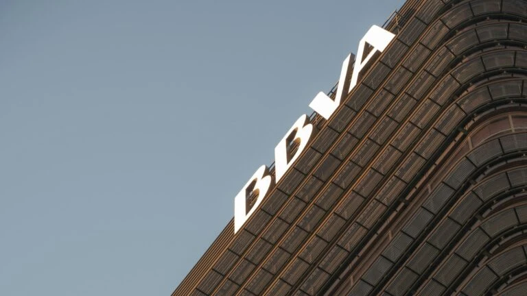 Iberdrola, BBVA y Santander gestionan un préstamo sindicado de 150 millones de euros mediante blockchain.