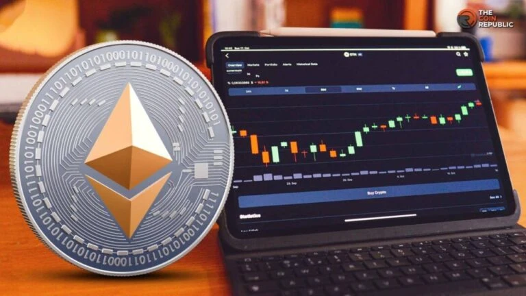 Moneda de Ethereum sobre una superficie financiera con gráficas descendentes que representan la caída de su precio.