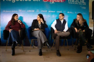 Mundo Mezcal y Banco Azteca impulsan negocios para pequeños productores